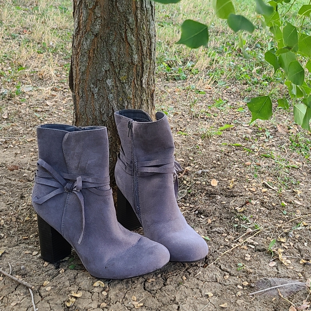 Grey Bow Booties